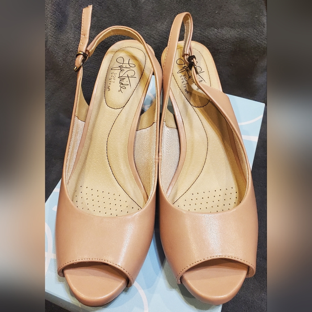 NWT BLUSH SLING HEEL TELLER LIFE STRIDE HEELS